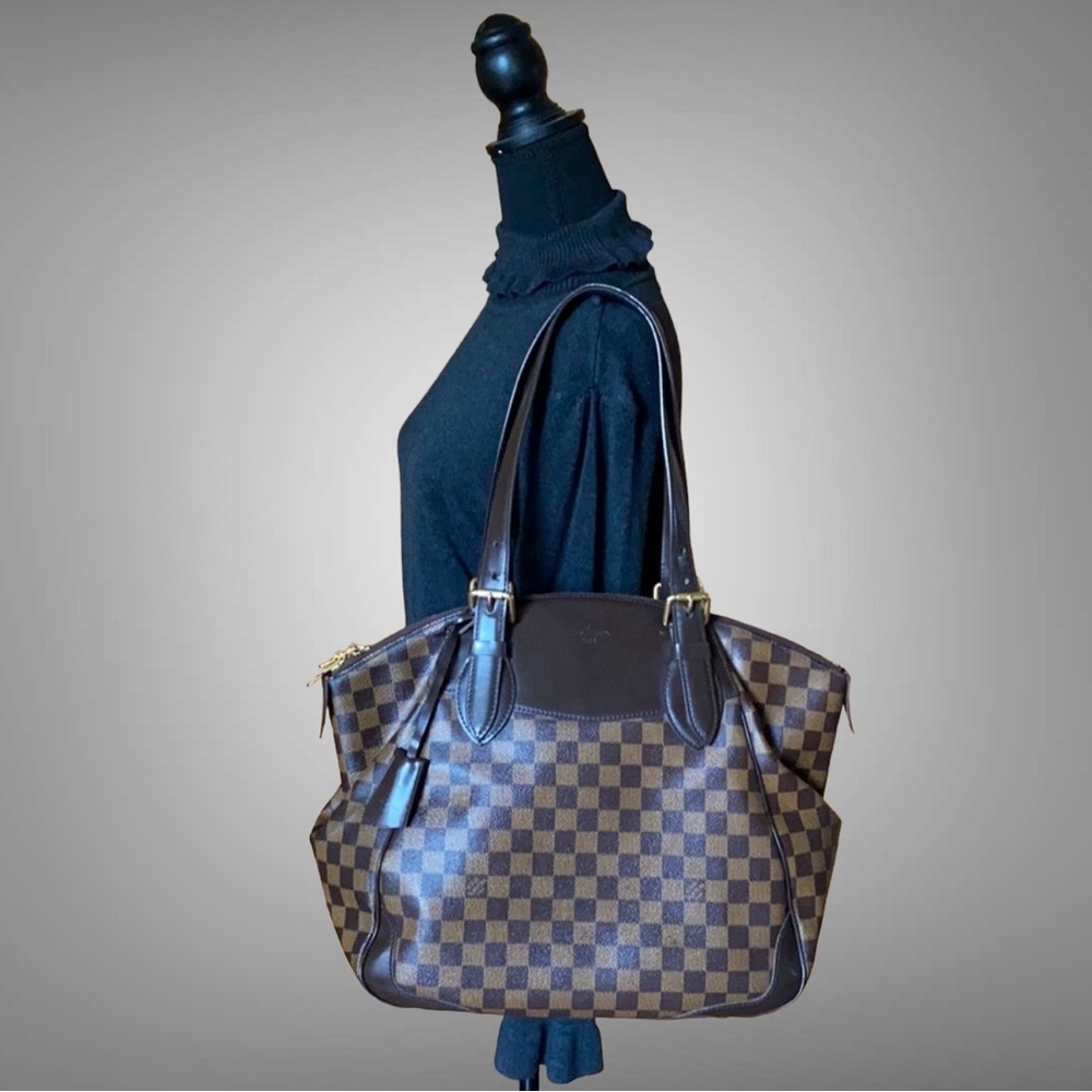A86- 💯 Authentic Louis Vuitton Verona GM bag